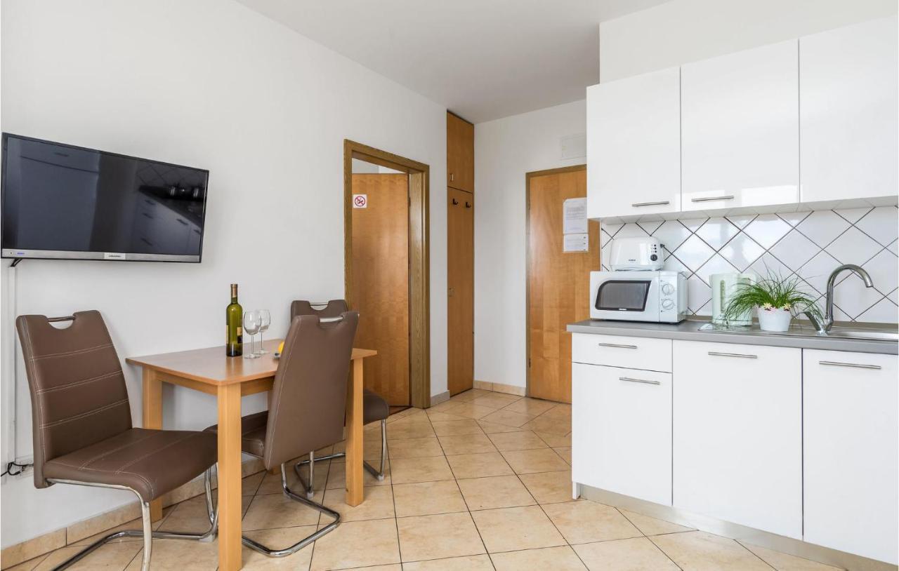 Nice Apartment In Volosko With Kitchen Kültér fotó